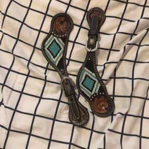 Spur straps